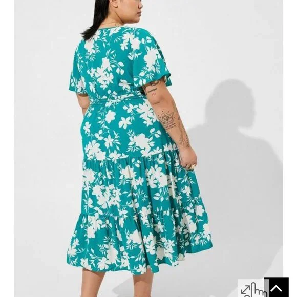 Torrid Studio Crepe De Chine Tie Neck Tiered Dress - Picture 4 of 12